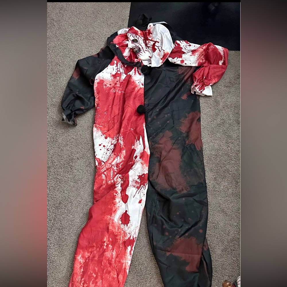 Terrifier Costume XL with mask